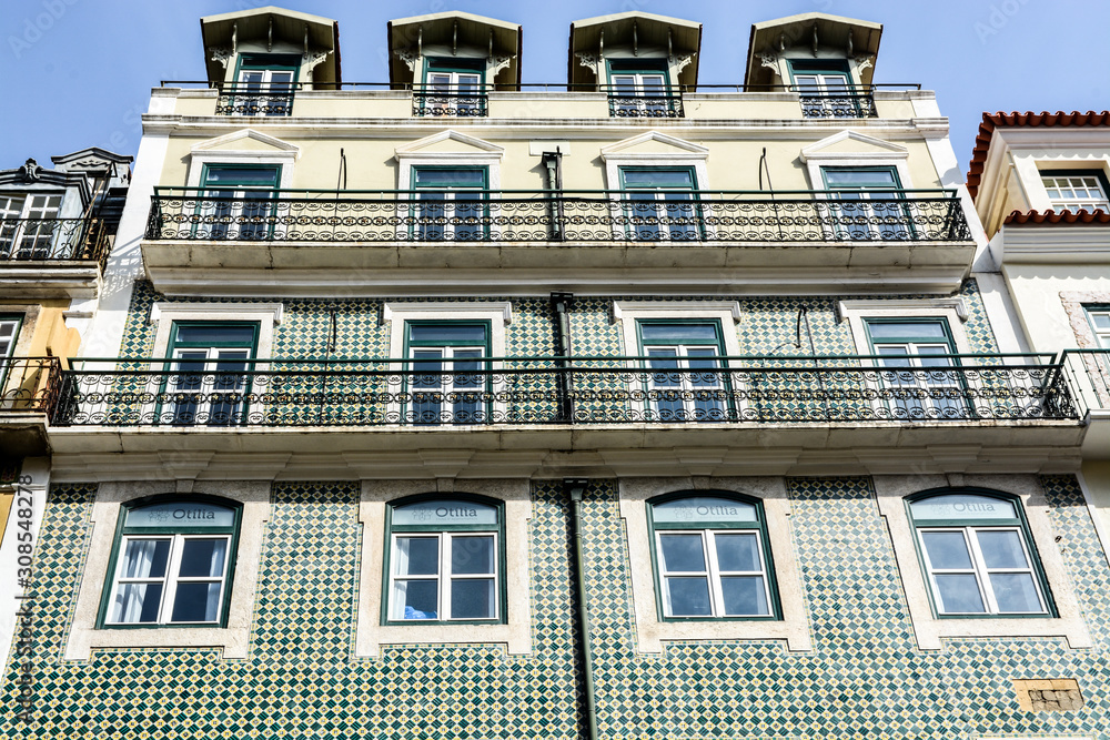 Obraz premium painted tile on the walls of Lisbon