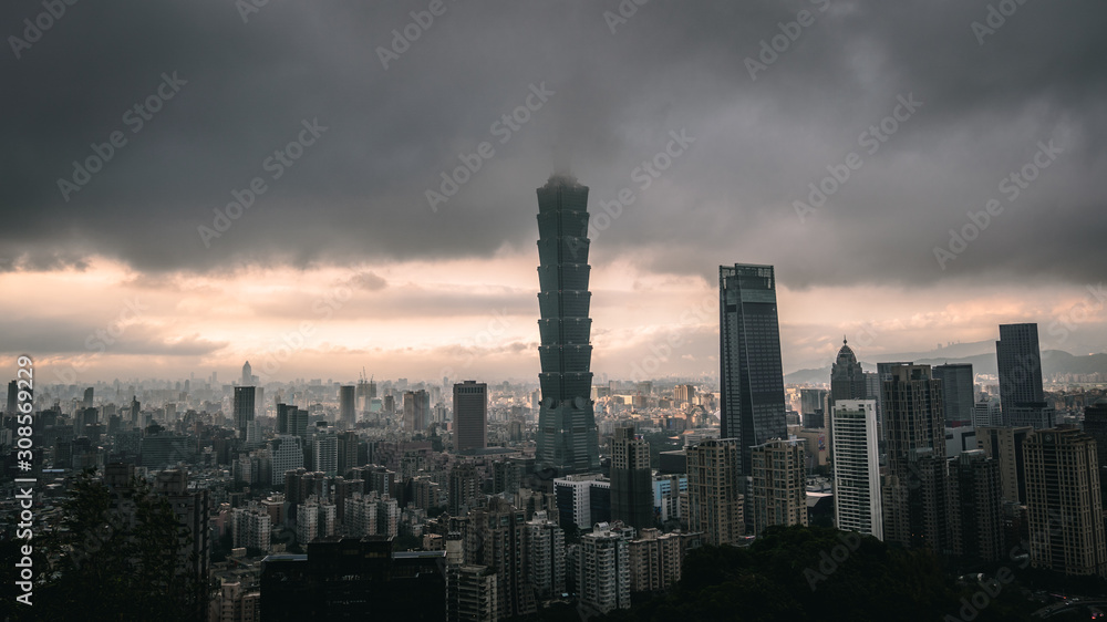 Fototapeta premium Taipei 101 Golden Hour City View