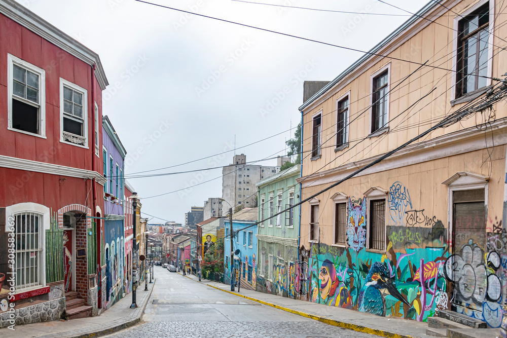 Fototapeta premium Sztuka uliczna w Valparaiso w Chile
