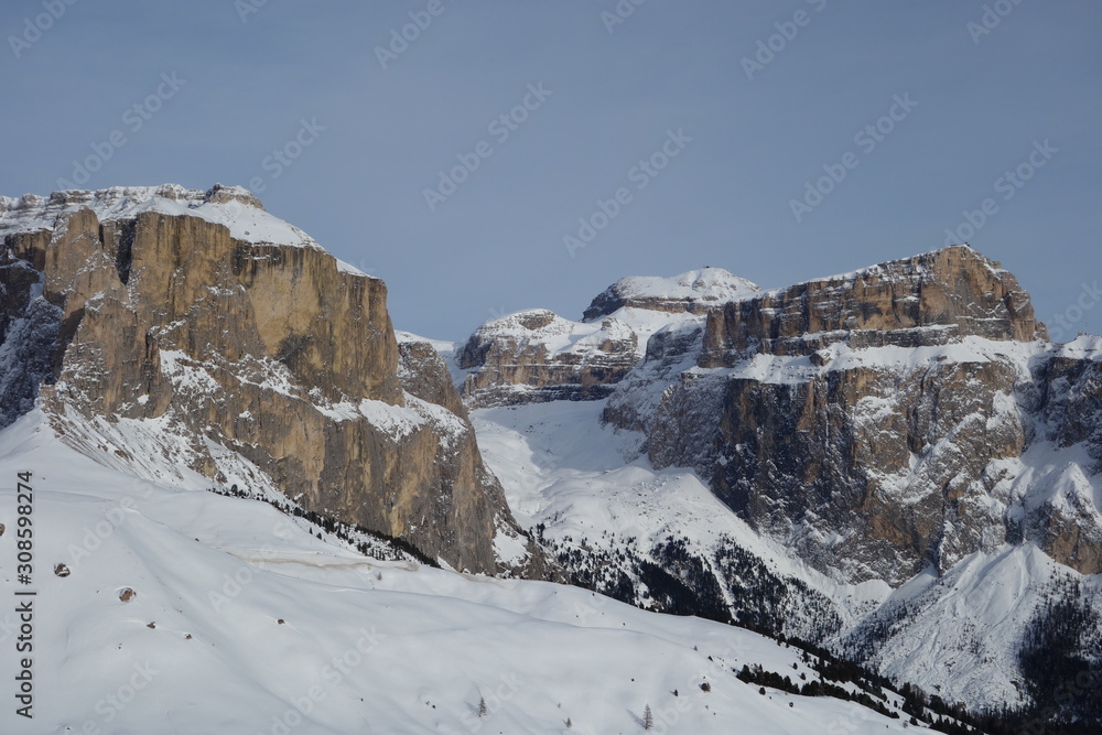 Val Lasties Tal Sella Stock Sas Pordoi in den Dolomiten Südtirol italien im Winter Val Lasties Tal Sella Stock Sas Pordoi in den Dolomiten Südtirol italien im Winter
