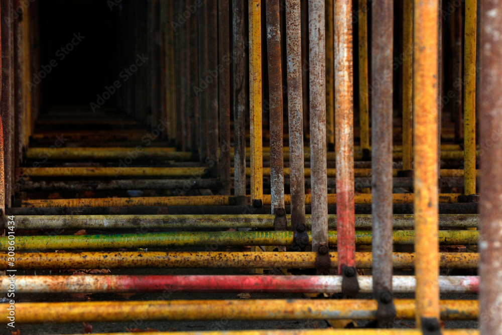 Obraz premium Scaffolding steel pipe at a construction site