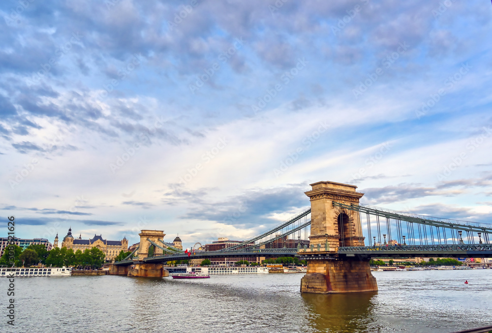 Fototapeta premium The Chain Bridge across the Danube River in Budapest, Hungary.
