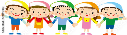 仲良く手を繋ぐ子供達