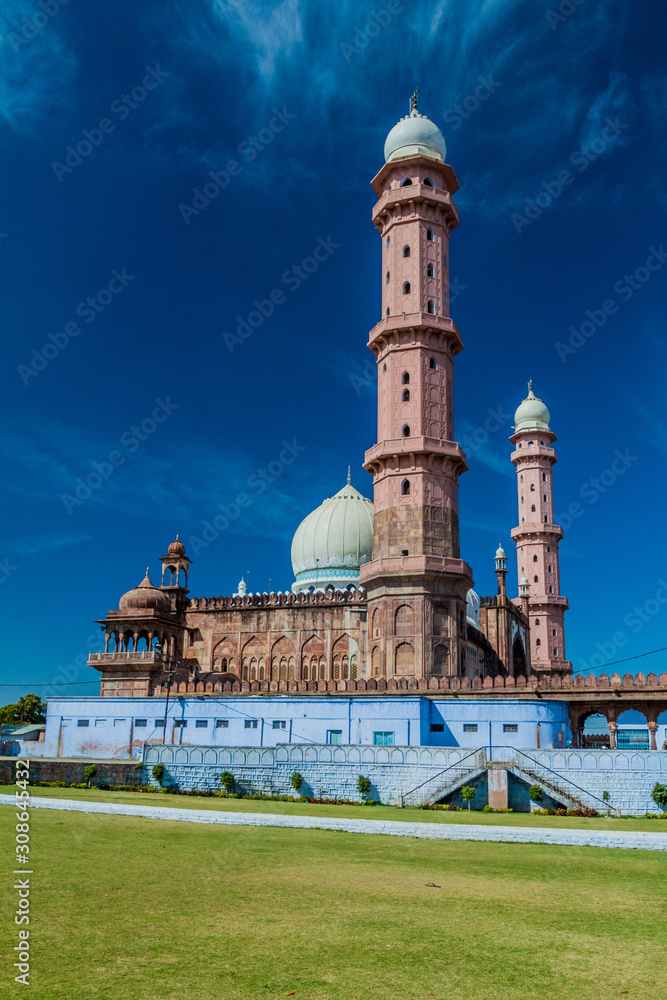 Taj-ul-Masjid mosque in Bhopal, Madhya Pradesh state, India