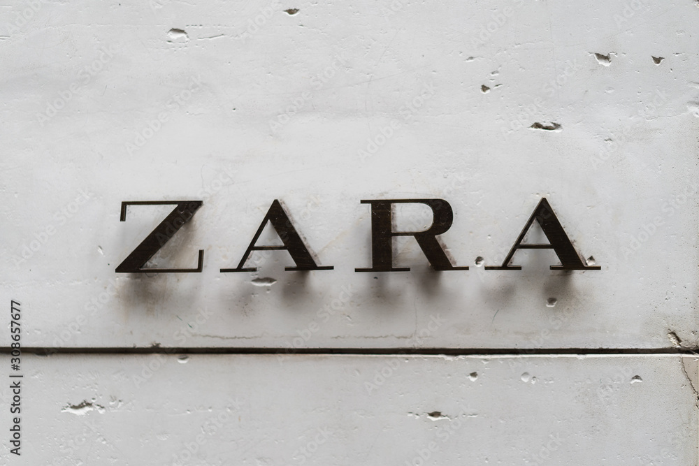 Japan, Tokyo - July 2018: ZARA Fashion Brand Old Logo Sign on Concrete  wall. Stock Photo | Adobe Stock