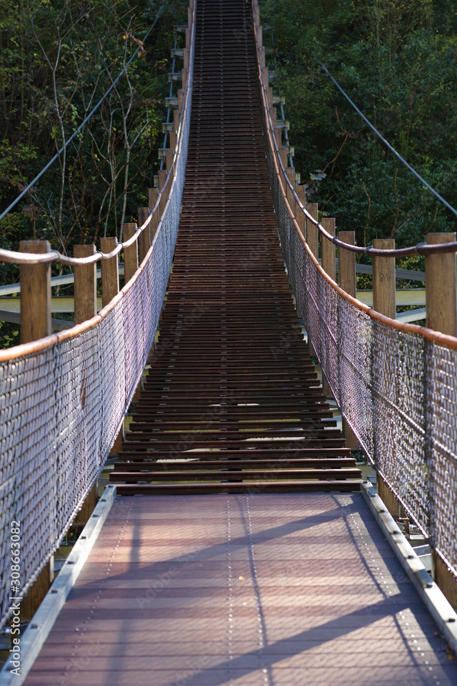 階段式吊り橋