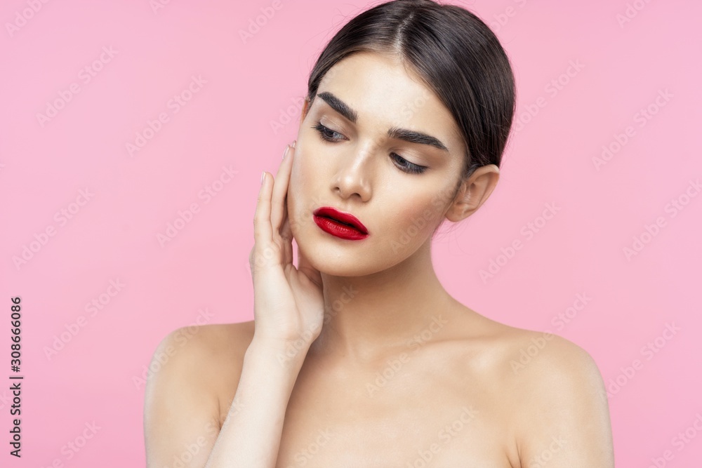 Fototapeta premium beautiful woman bare shoulders clean skin