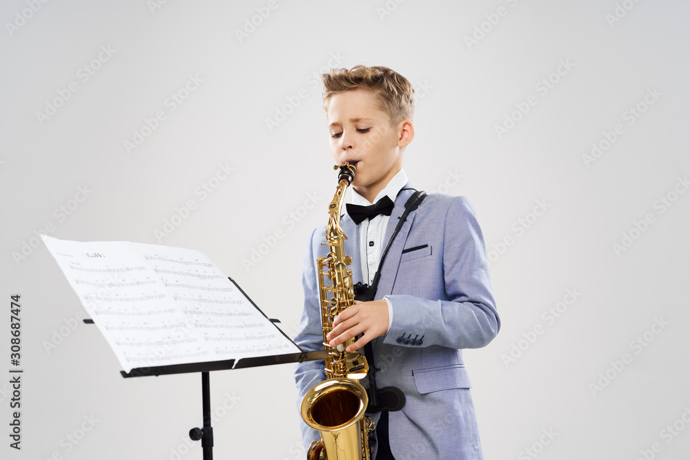 Fototapeta premium man playing the saxophone