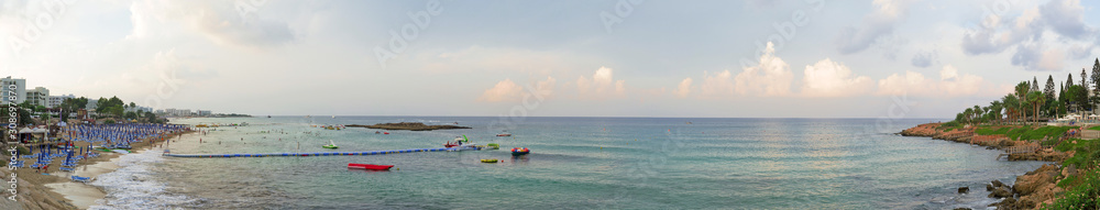 Obraz premium Panoramic view of Fig Tree Beach in Protaras. One of the popular beaches in Europe.