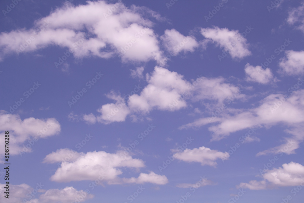 Fototapeta premium The sky is bright, there is a little cloud floating in the sky.