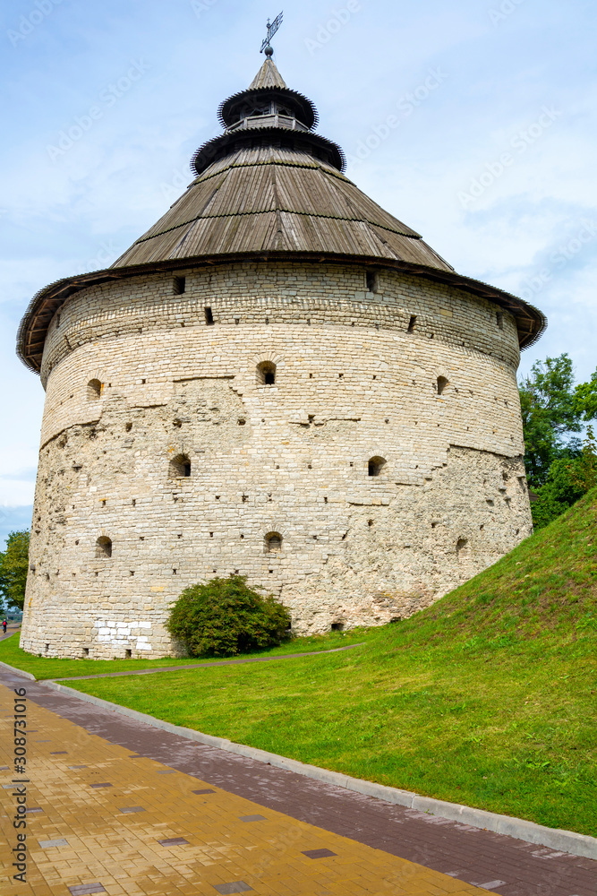 Pskov, Pokrov fortress tower