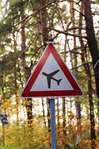 Warnschild für Flugverkehr