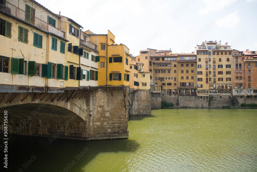 Obraz premium View over Ponte Vecchio on Arno River. Florence, Tuscany, Italy.