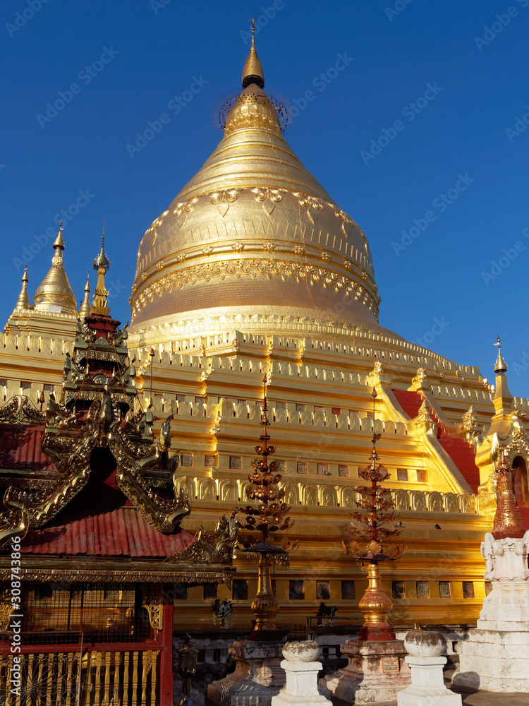 Naklejka premium The scenery of Shwezigon Pagoda in Bagan, Myanmar, which is the tourist destination in Bagan.