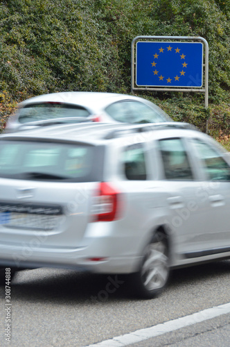 Fototapeta Naklejka Na Ścianę i Meble -  europe environnement circulation auto voiture co carbone co2