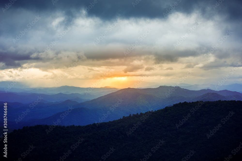 Obraz premium Scenery on top view of Chiang Mai City on landscape Doi Suthep moutain in twilight sky with misty cloud
