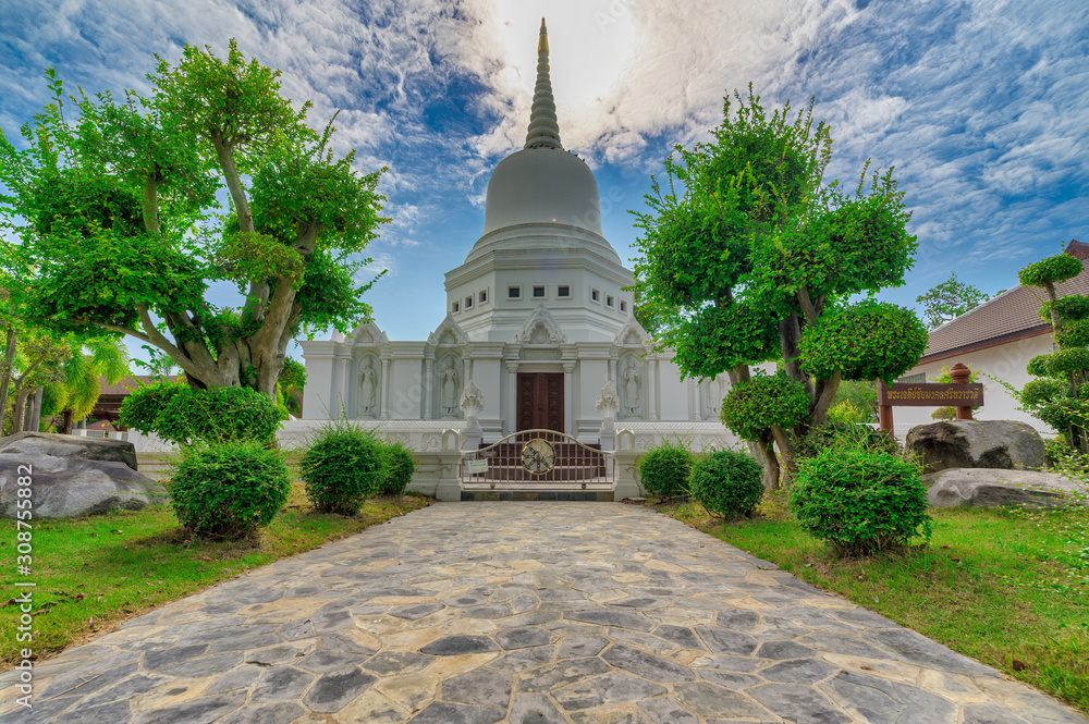 Phrong Madua, Mueang Nakhon Pathom District, Nakhon Pathom, December 8, 2019. Wat Pa Pathomchai. Phrong Madua, Mueang Nakhon Pathom District, Nakhon Pathom, December 8, 2019. Wat Pa Pathomchai.