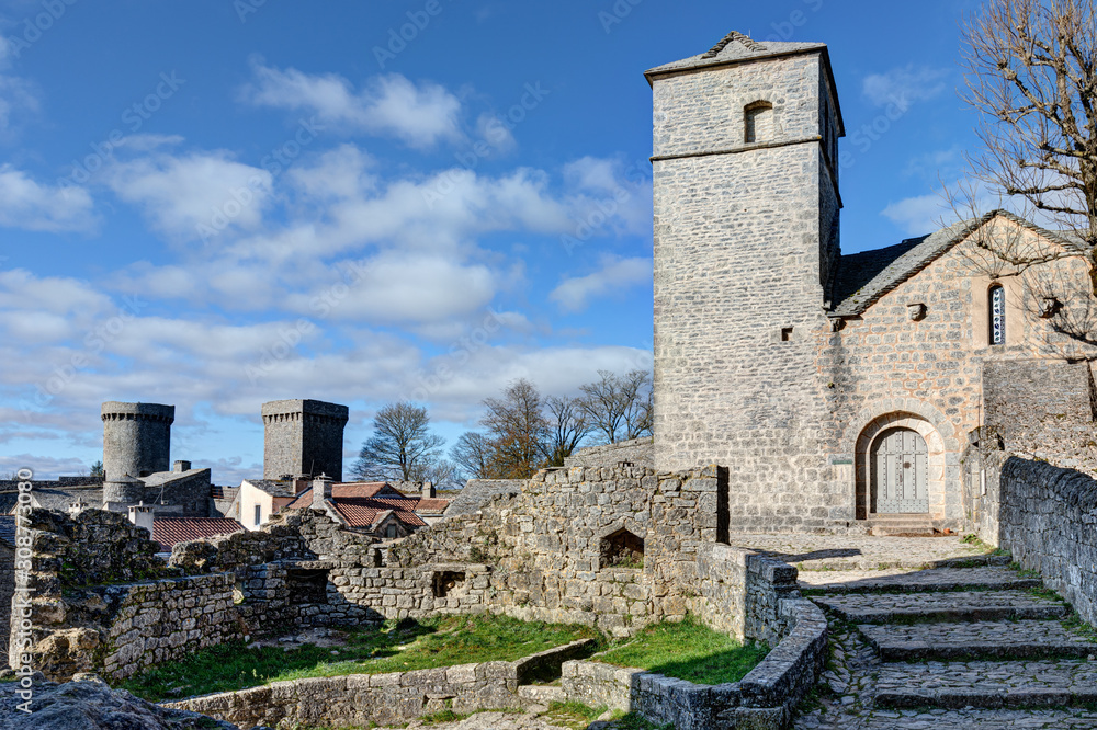Vue du village medieval de La Couvertoirade - Aveyron - Occitanie - France