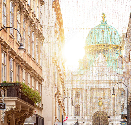 Famous Hofburg Palace in Vi...