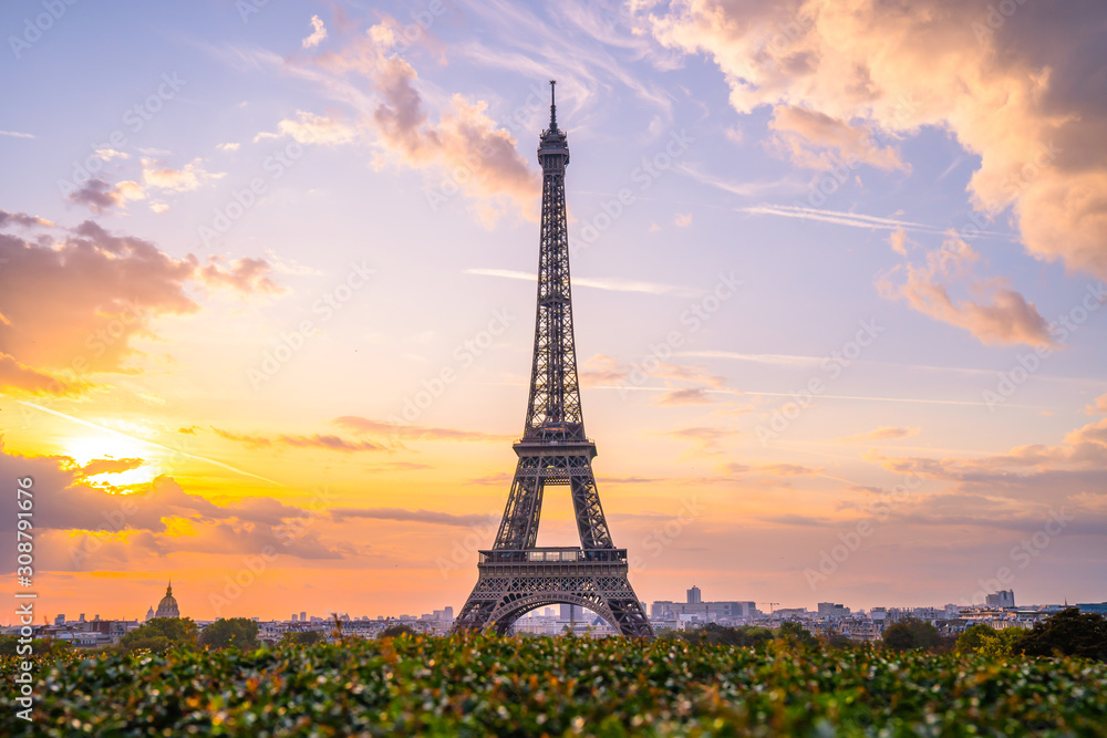 Eiffel tower at sunrise