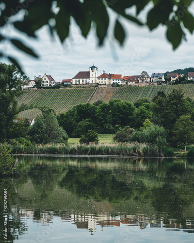 Blick über den Hohenhaslacher See auf Hohenhaslach