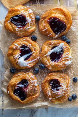 фотографія Blueberry Danish Snail Pastries