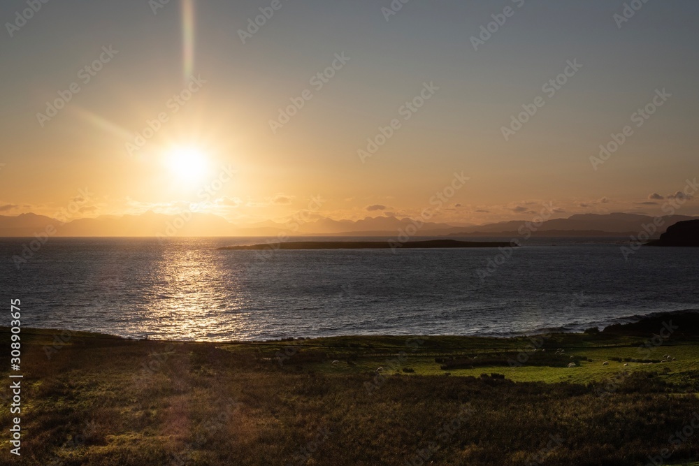 Naklejka premium Sun set on the Skyle island