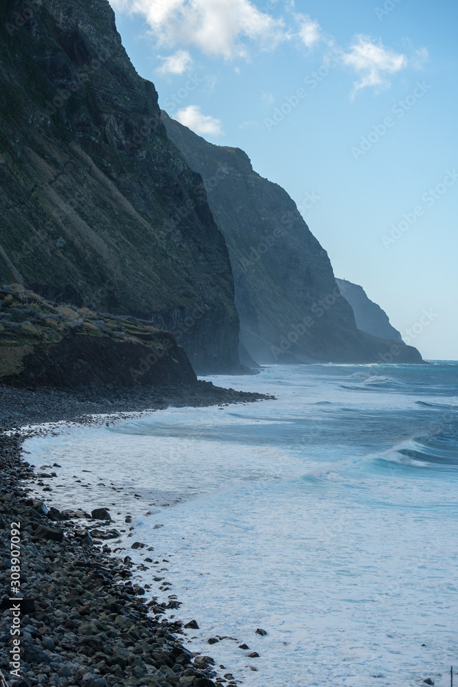 sea and rocks