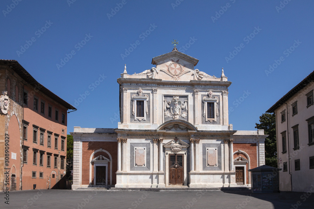 Ornate facade of Church of Santo Stefano dei Cavalieri, Piazza dei Cavalieri. 16th century. No people. Tuscany, Pisa, Italy