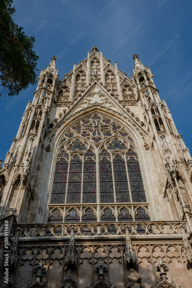 Fototapeta premium View on amazing cathedral in Vienna. Austria.