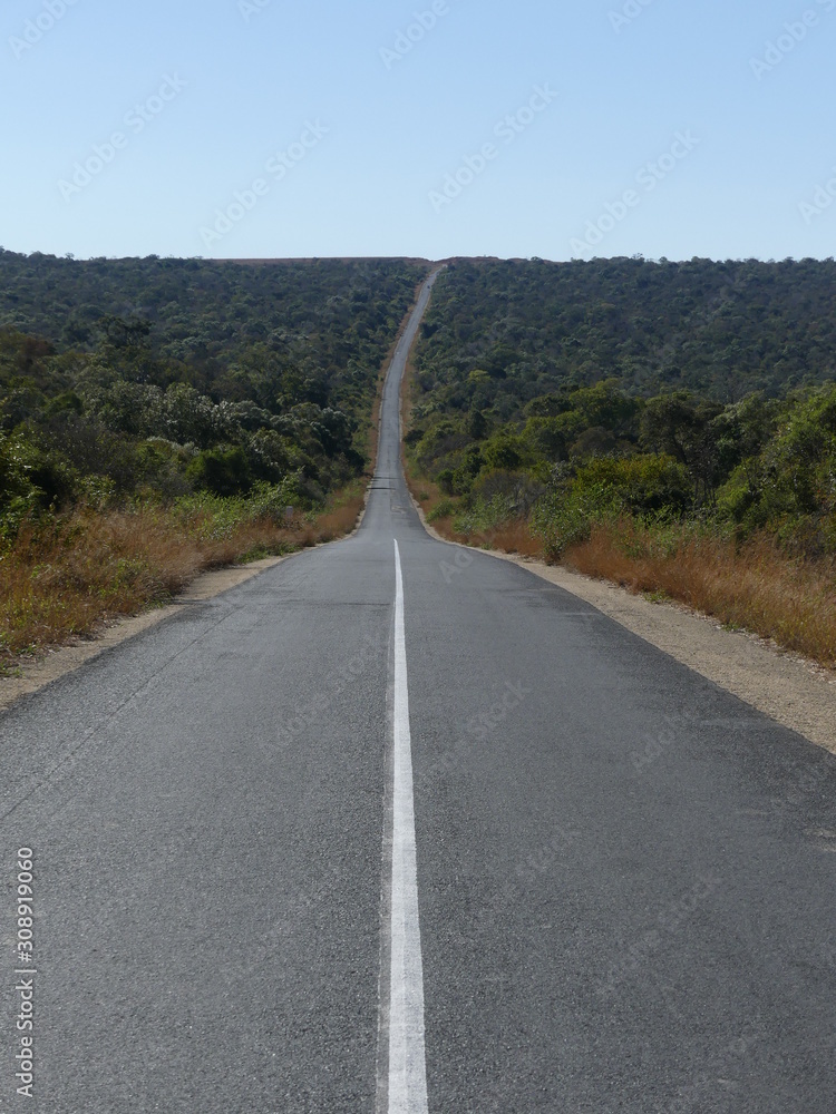 Naklejka premium road in the mountains