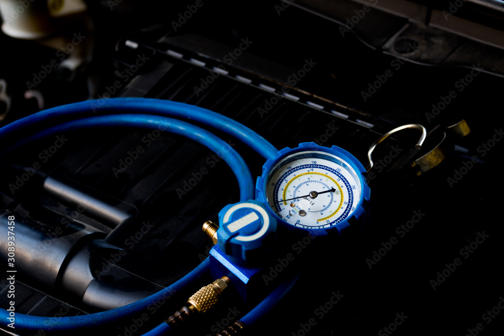 Manifold gauge for checking the refrigerant pressure of the car's air conditioner Manifold gauge for checking the refrigerant pressure of the car's air conditioner