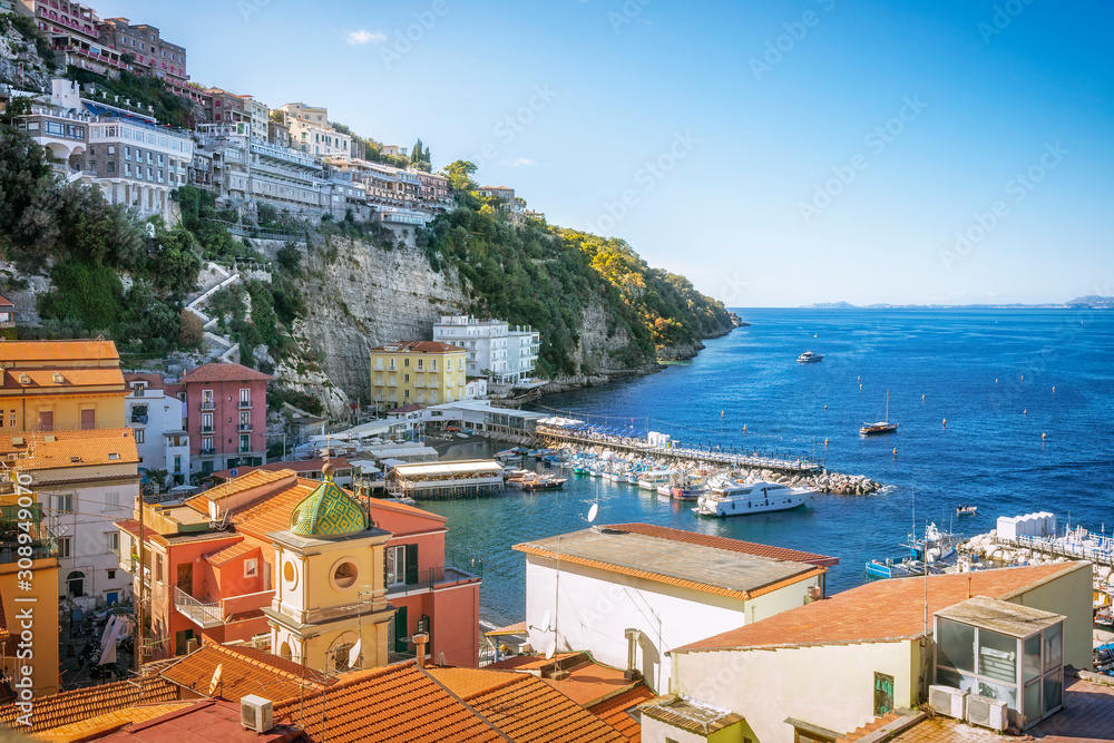 Naklejka premium Scenic landscapes of the Gulf of Naples and Sorrento, Italy