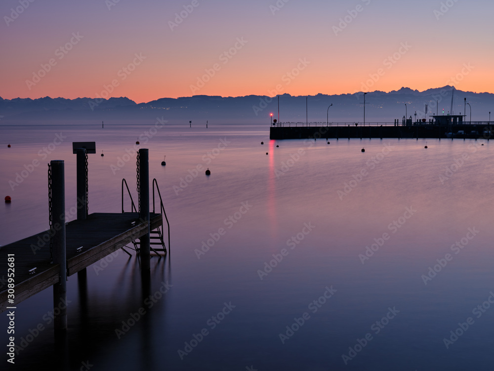 Fototapeta premium Beach on Lake Constance with view to alps