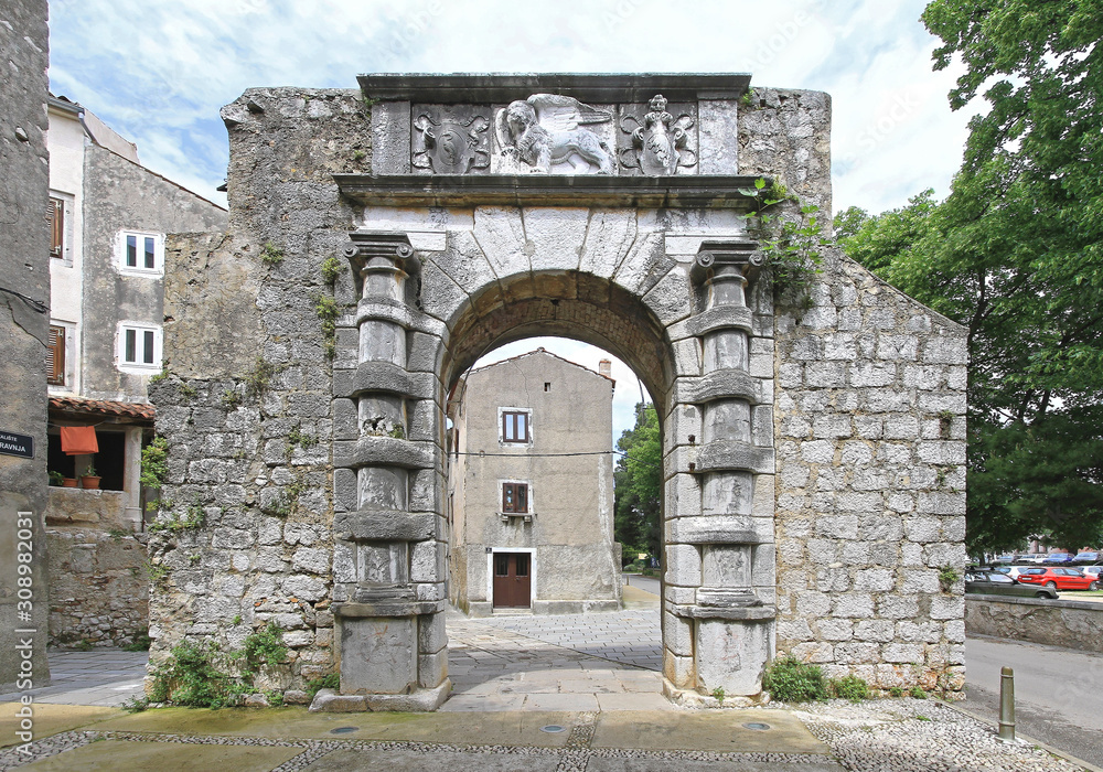 Cres Gate Croatia
