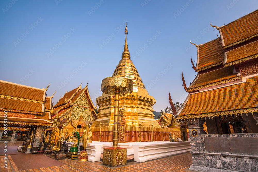 Fototapeta premium Wat Phra That Doi Suthep, the most famous temple in Chiang Mai, Thailand