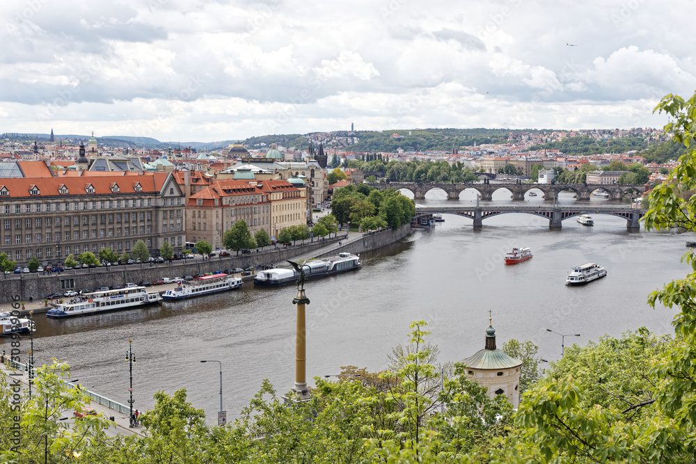プラハの街並み　モルダウ川　巨大メトロノームからの景色