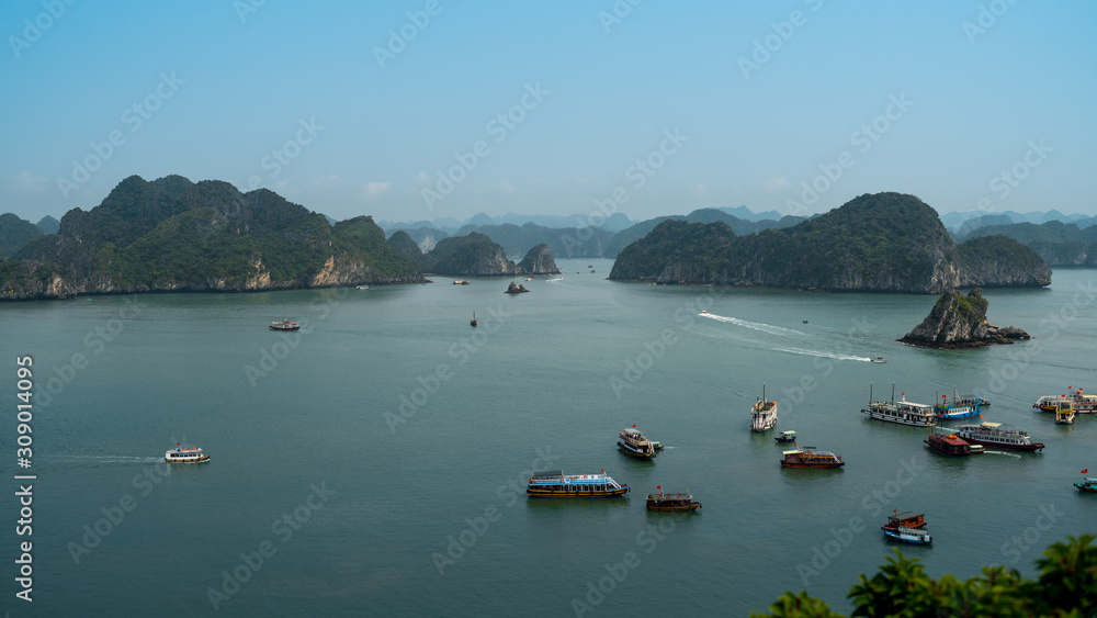 Fototapeta premium Fond d'écran Baie d'Halong au Vietnam