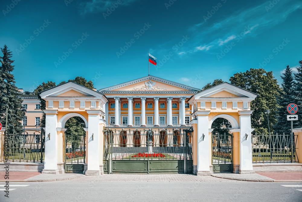 Obraz premium Beautiful architecture Smolny Palace St. Petersburg.