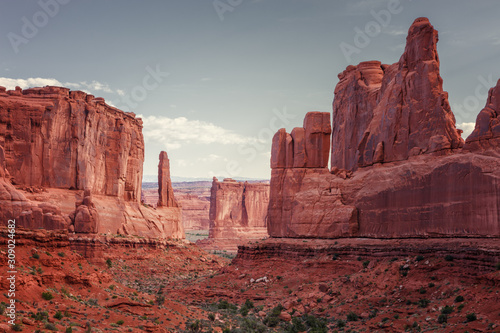 Фотография Sandstone monuments at  at Park Avenue Trail, is one of the most popular attract