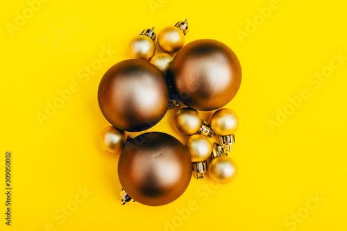golden christmas tree balls