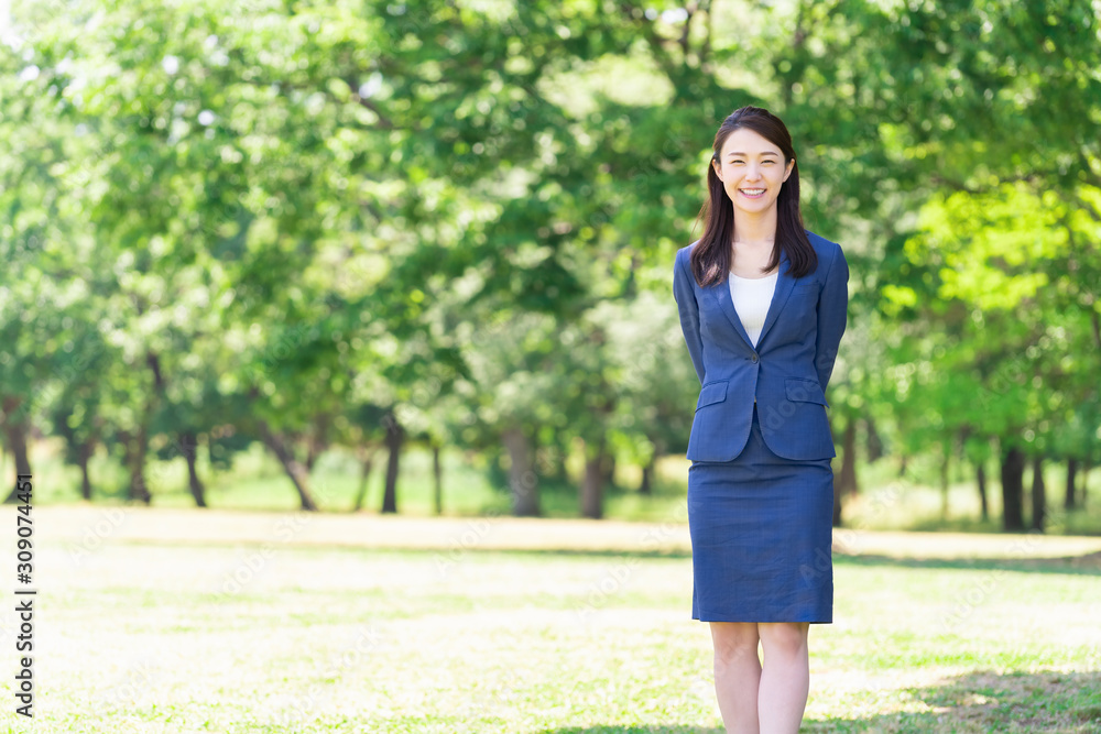 笑顔の女性 ビジネス 笑顔の女性 ビジネス