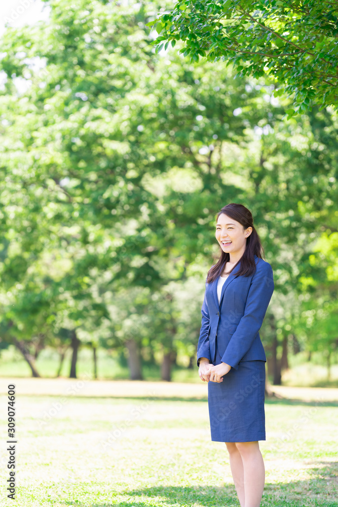 笑顔の女性 ビジネス 笑顔の女性 ビジネス