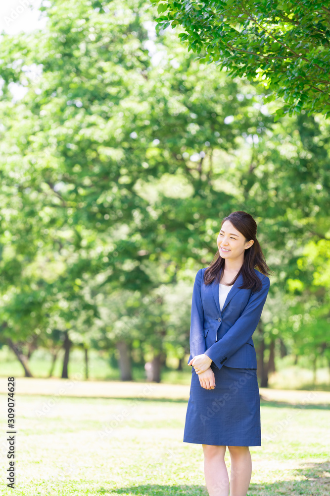 笑顔の女性 ビジネス 笑顔の女性 ビジネス