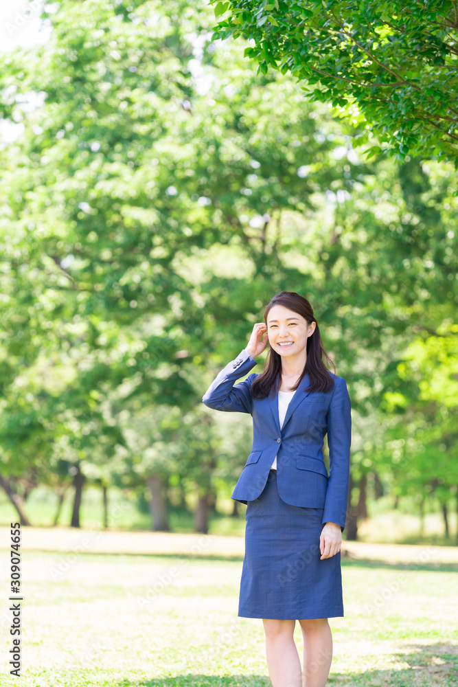 笑顔の女性 ビジネス 笑顔の女性 ビジネス