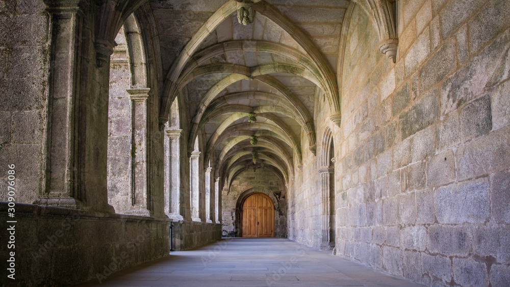pasillo del monasterio de la Armenteira, en Galicia, españa
