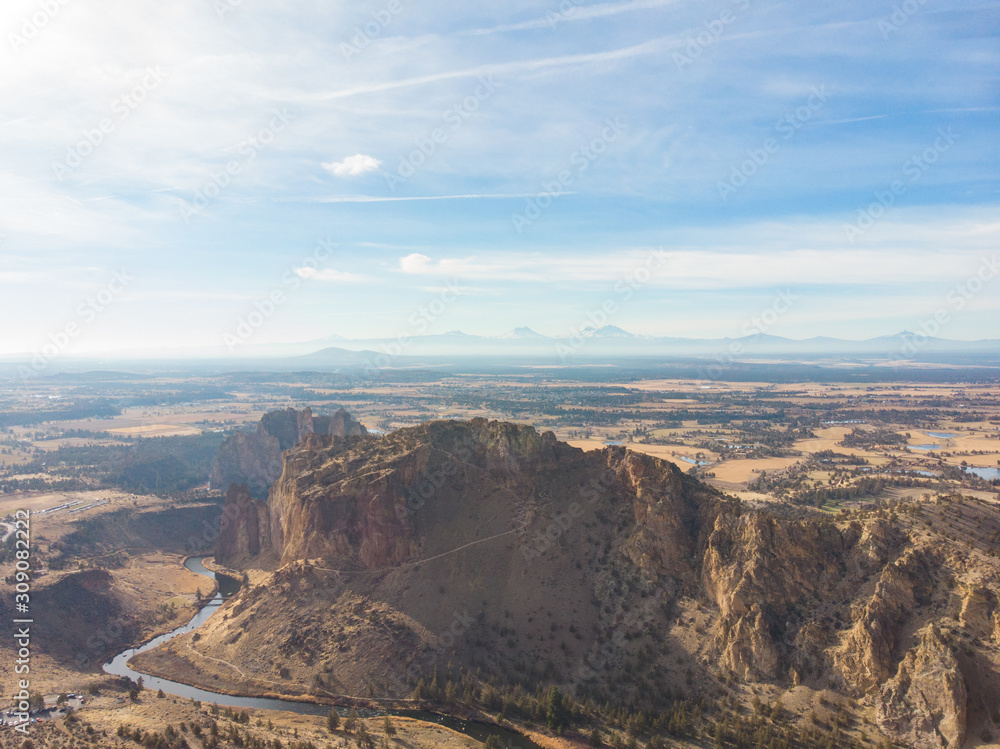 Fototapeta premium Rocks in a beautiful, beautiful canyon, desert river, Smith Rock State Park, Oregon, top view