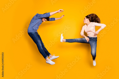 Quadro em tela Man vs woman battle concept