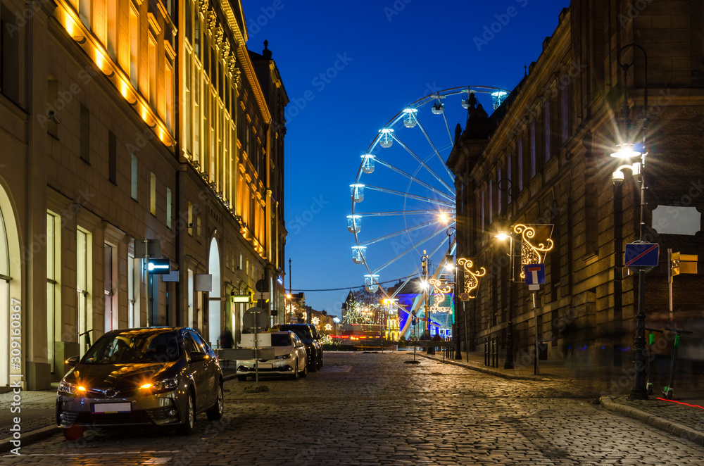 CHRISTMAS TIME - A moody winter evening on the streets of Poznan