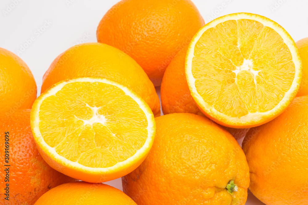 Naranjas con la piel de color naranja, naranjas maduras, druta de invierno, dulce y llena de vitaminas Naranjas con la piel de color naranja, naranjas maduras, druta de invierno, dulce y llena de vitaminas